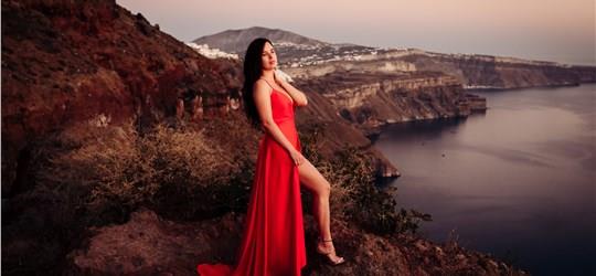 Photo of Hire a Professional Photographer in Santorini for a Photo Shoot at the Island’s Best Scenic Spots