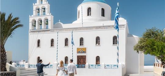 Photo of Unleash the beauty of Santorini with a Private Bus Tour