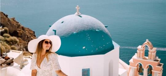 Photo of Hire a Professional Photographer in Santorini for a Photo Shoot at the Island’s Best Scenic Spots